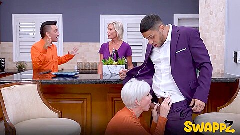 Dd White & Stevie K - Nanas Sloppy Cum-swap