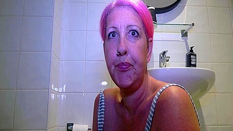 Stepmother Is Cleaning And Asks For Fuck