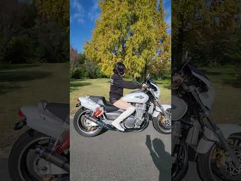 X4とバイク女子(熟女)#shorts サムネイル