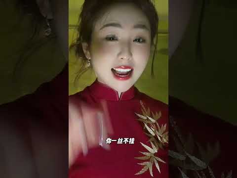 少婦竟然一絲不掛！ サムネイル